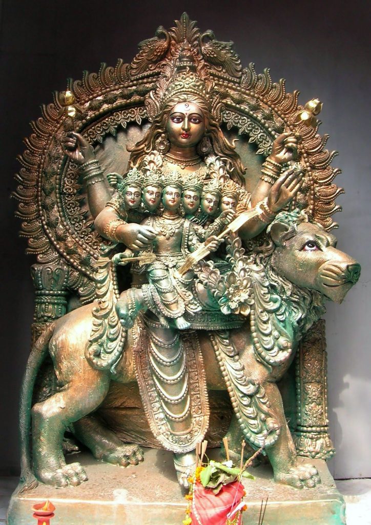 माँ स्कंदमाता की महिमा: एक आध्यात्मिक और सांसारिक दृष्टि से skandamata